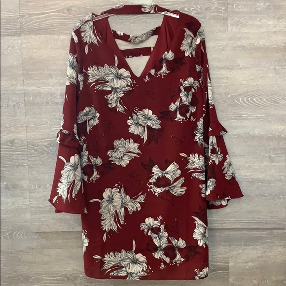 Dresses & Skirts - Plus size floral dress Dresses & Skirts - Plus size floral dress